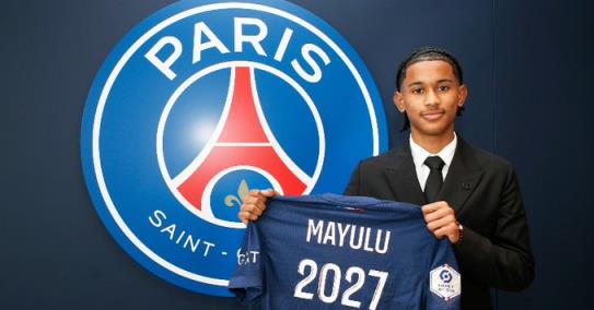 官方：巴黎与18岁青训中场马尤鲁签下首份职业合同，期限至2027年